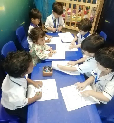 Playgroup Trace and Colour — photo 12